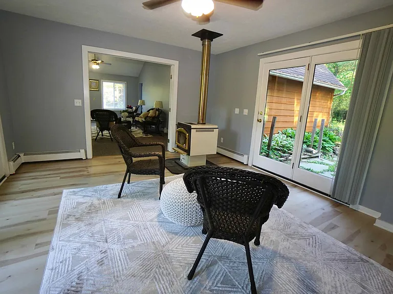 Breezeway, lounge area