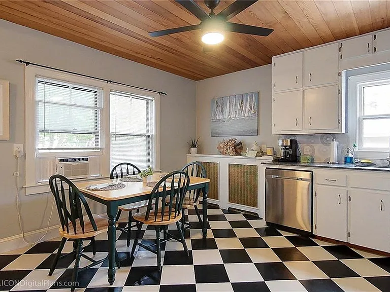 28 Narragansett Ave #1 — Photo 6