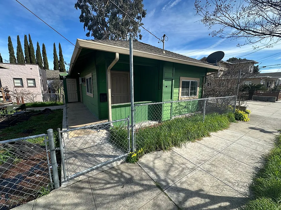 807 G St