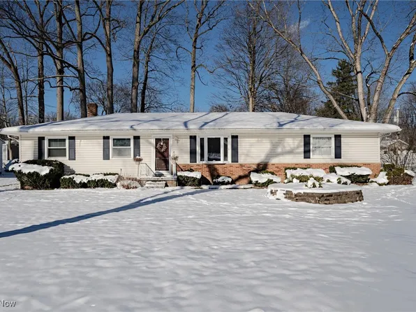 257 Forestwood Dr, Northfield, OH 44067