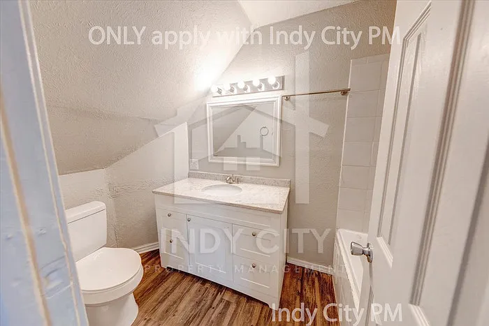 117 N Riley Ave — Photo 23