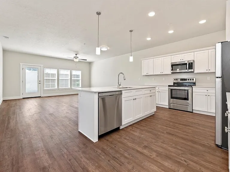 Ascent Townhomes — Photo 5