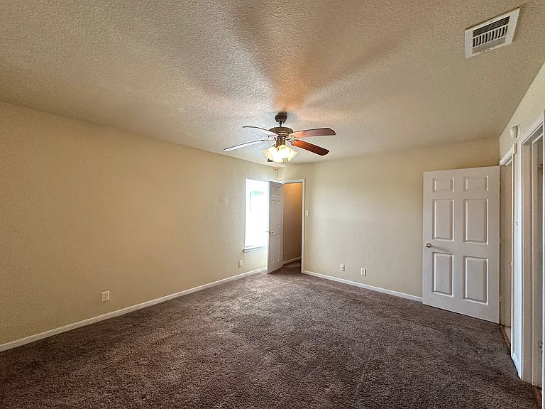 4304 Elms Run Cir — Photo 20
