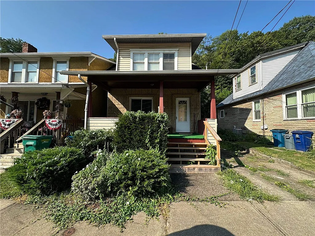 293 Lexington Ct photo 1