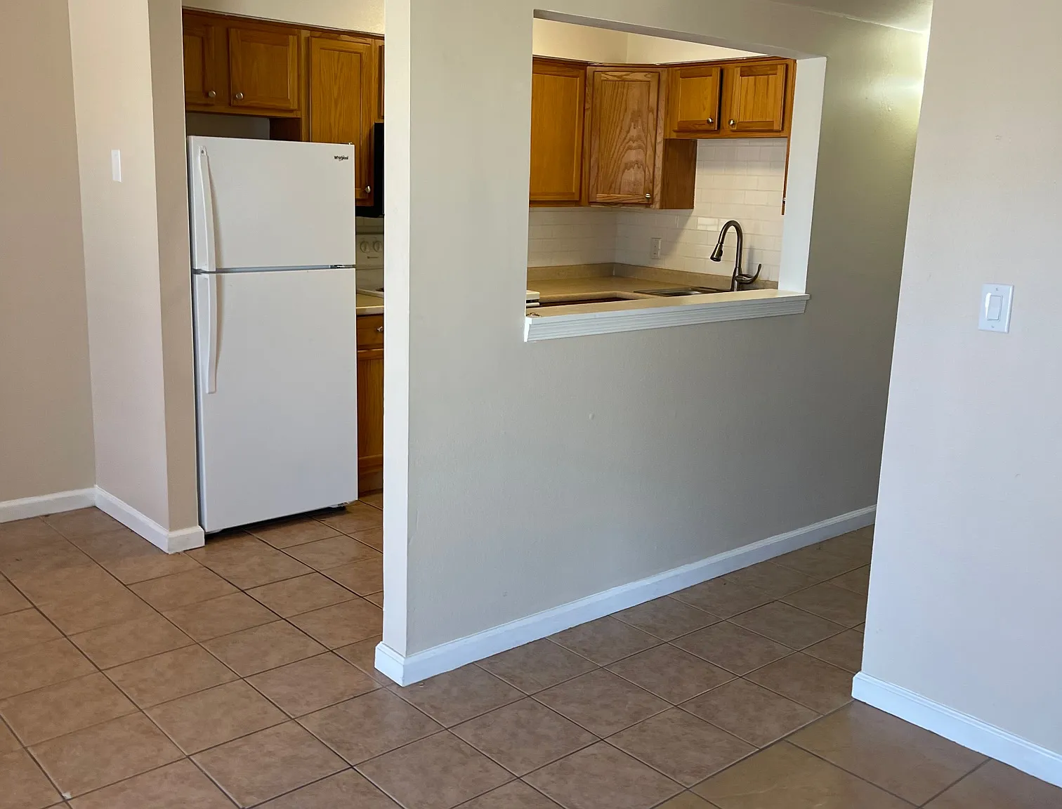 1 bed, 860 sqft, $1,100 — Photo 2
