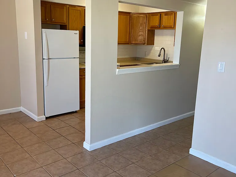 505 W Southern Ave #9 — Photo 2