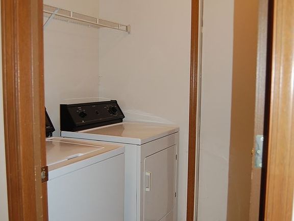5th image of 2827 Plaza Ln
