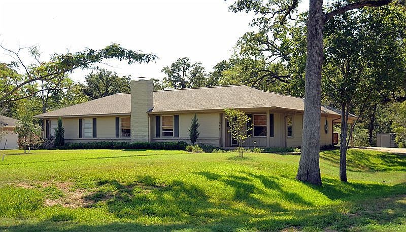 2nd image of 311 E Brookside Dr