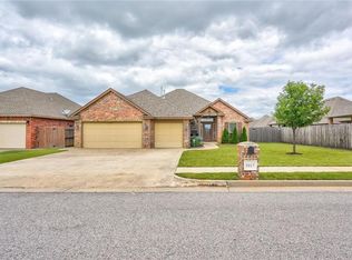 9817 SW 28th St, Yukon, OK 73099