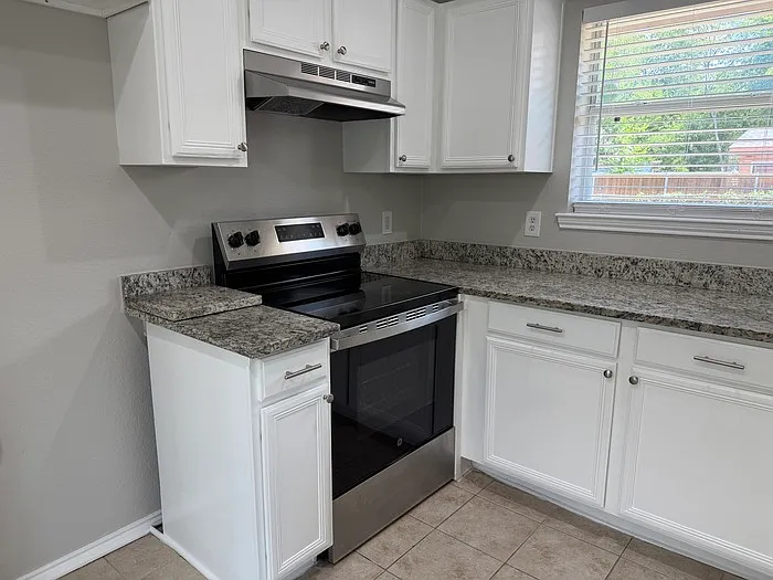 12905 Kleberg Rd — Photo 6