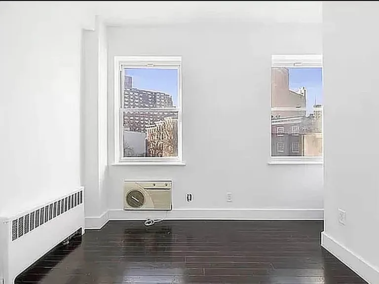 34 8th Ave #4D — Photo 3