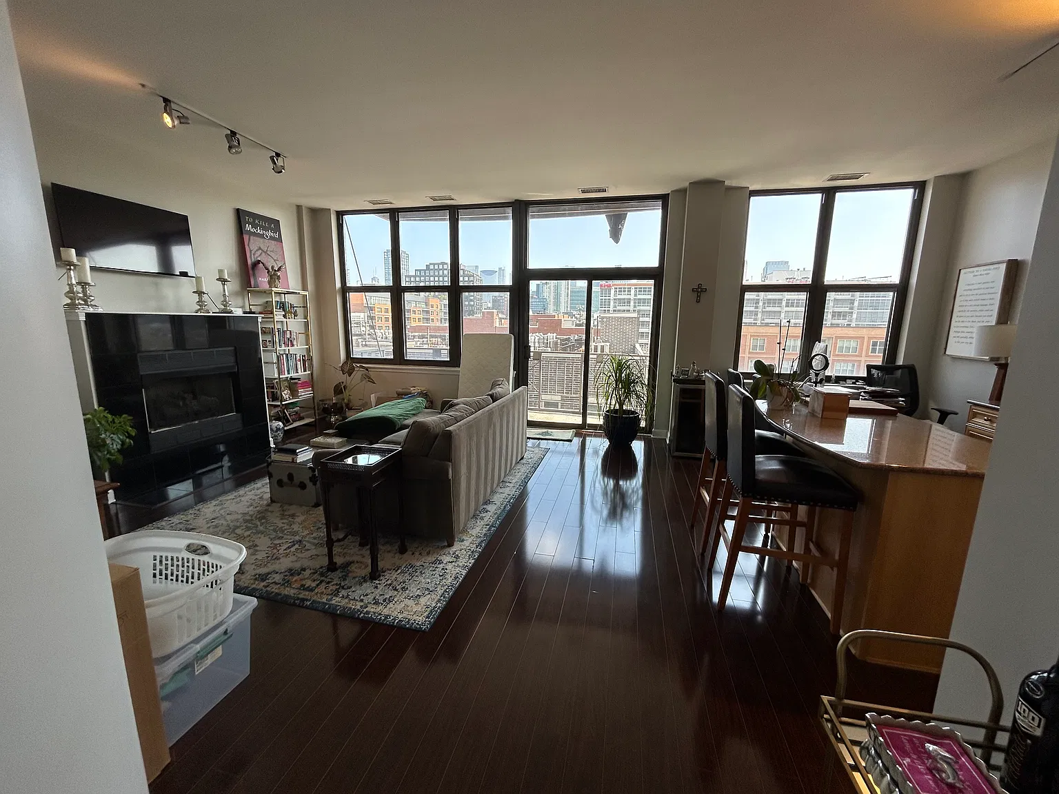 1 bed, 887 sqft, $2,750 — Photo 2