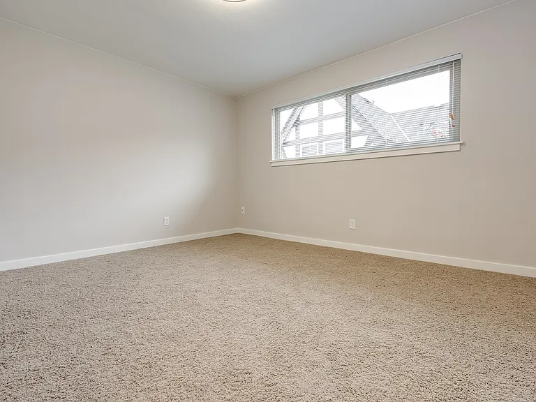 14th Ave Apartments — Photo 10