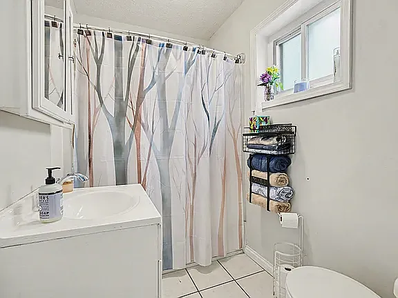 443 Washington Ave — Photo 7