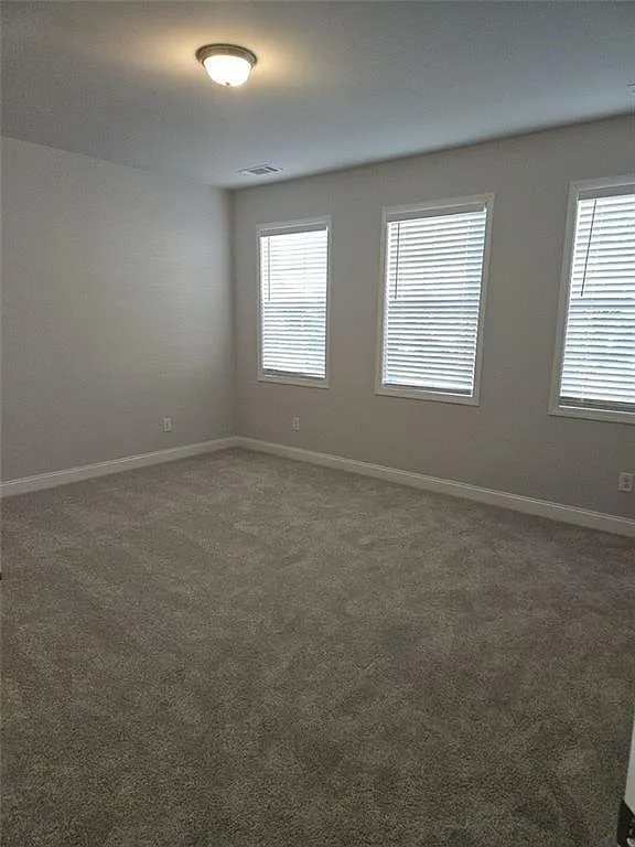 4 bed, 3.5 bath, 2703 sqft, $2,600 — Photo 3