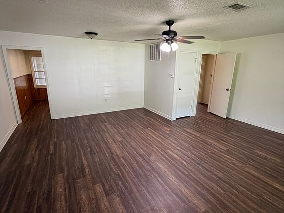 3rd image of 821 N Center St #821