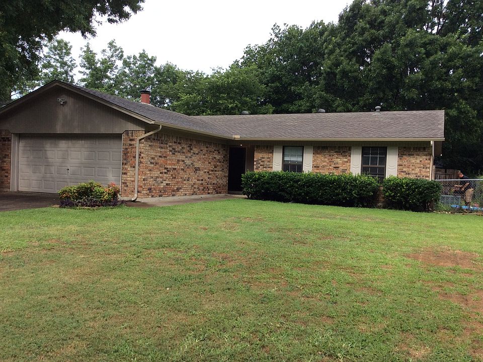 1st image of 2705 Moncayo Dr