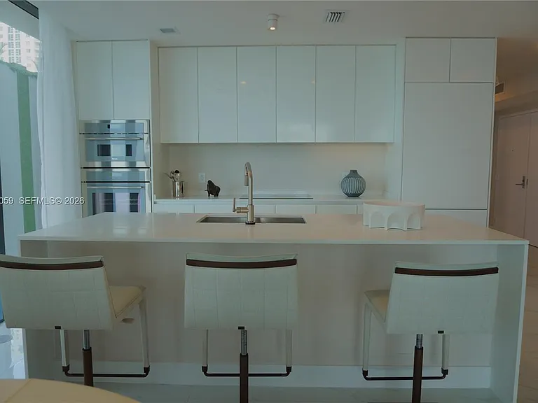 725 24th St #401 — Photo 30