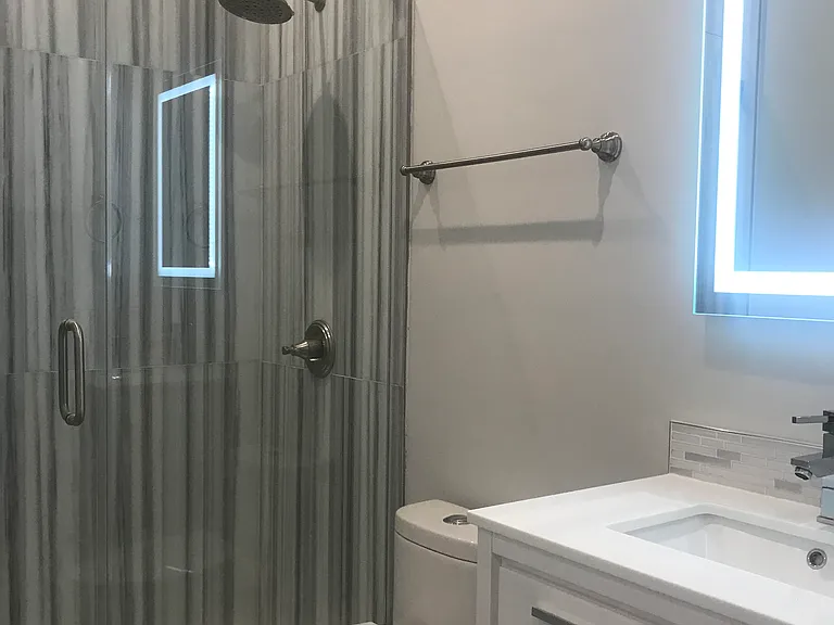 3698 1/2 Fredonia Dr — Photo 10