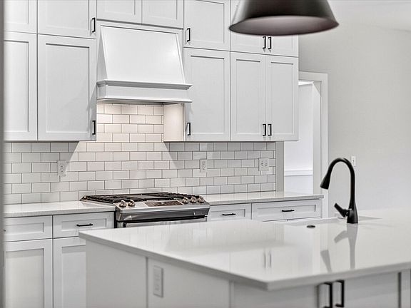 4th image of 3805 E Hutcheson Avenue