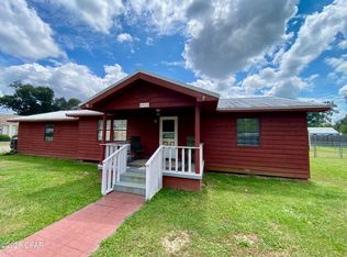 6913 Broadway St, Grand Ridge, FL 32442