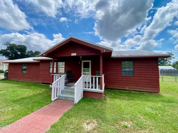 6913 Broadway St, Grand Ridge, FL 32442