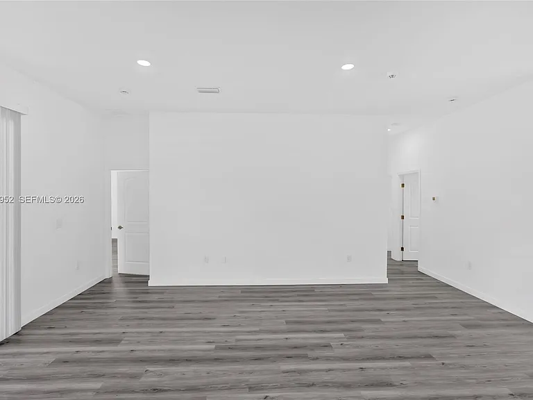 719 Little Rock St E — Photo 14