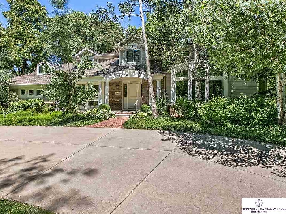 1st image of 8436 Loveland Dr