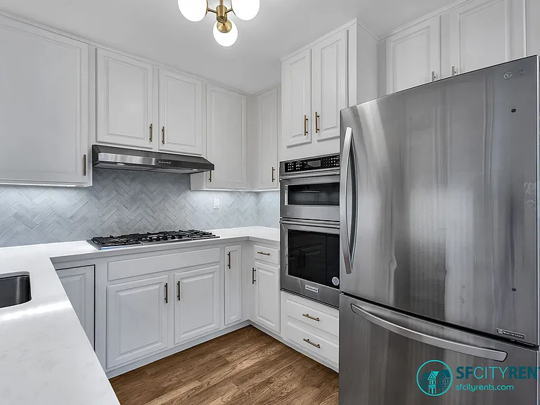 1043 Dolores St — Photo 9