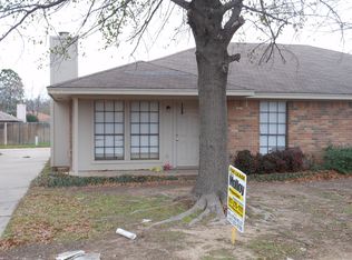 2423 Indigo Ln, Arlington, TX 76015