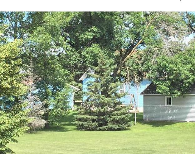 2nd image of 126 Birch St S