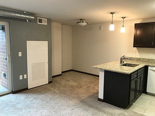 5th image of 425 W Washington Ave APT 112