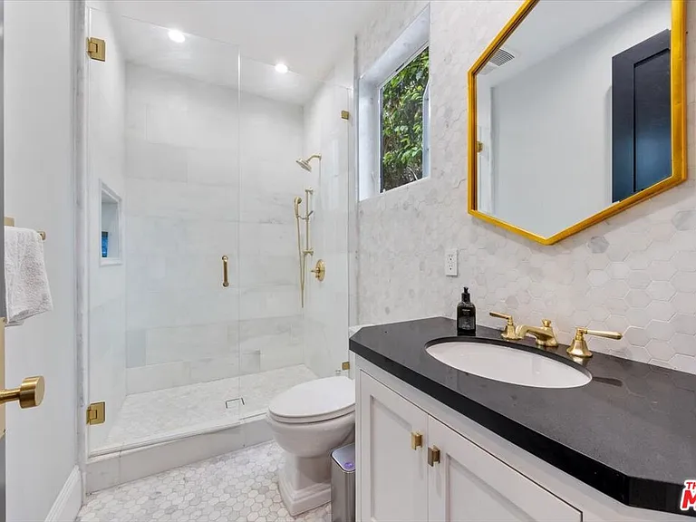 4225 Alcove Ave — Photo 42