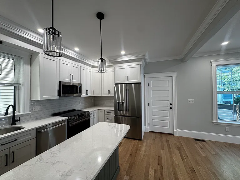 168-170 Webster Ave #1 — Photo 2