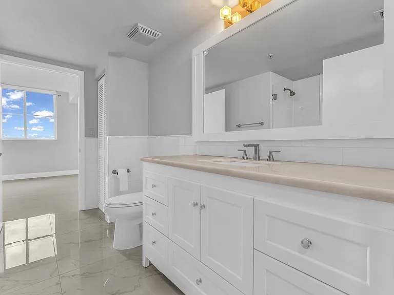 3020 NE 32nd St #905 — Photo 35