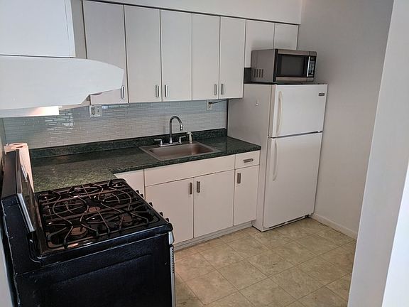 4th image of 1039 48th Ave APT 4F