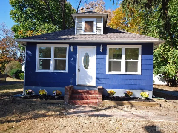 25 Prospect Ave, Plainsboro, NJ 08536