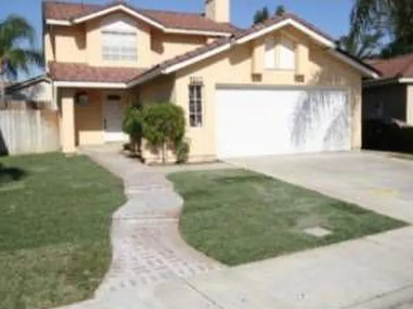11334 Oak Knoll Ct, Fontana, CA 92337
