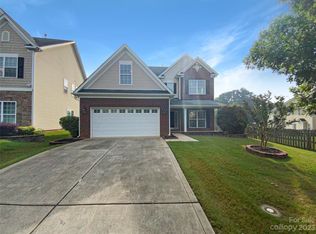 1039 Yellow Daisy Dr, Matthews, NC 28104