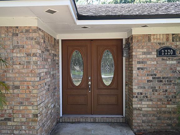 2nd image of 2220 W The Woods Dr