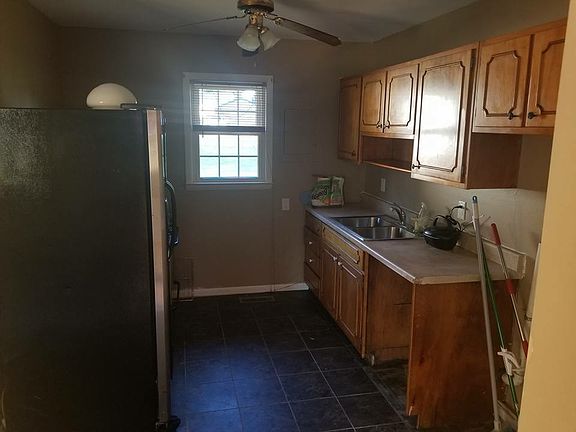 4th image of 4921 Sturbridge Pl