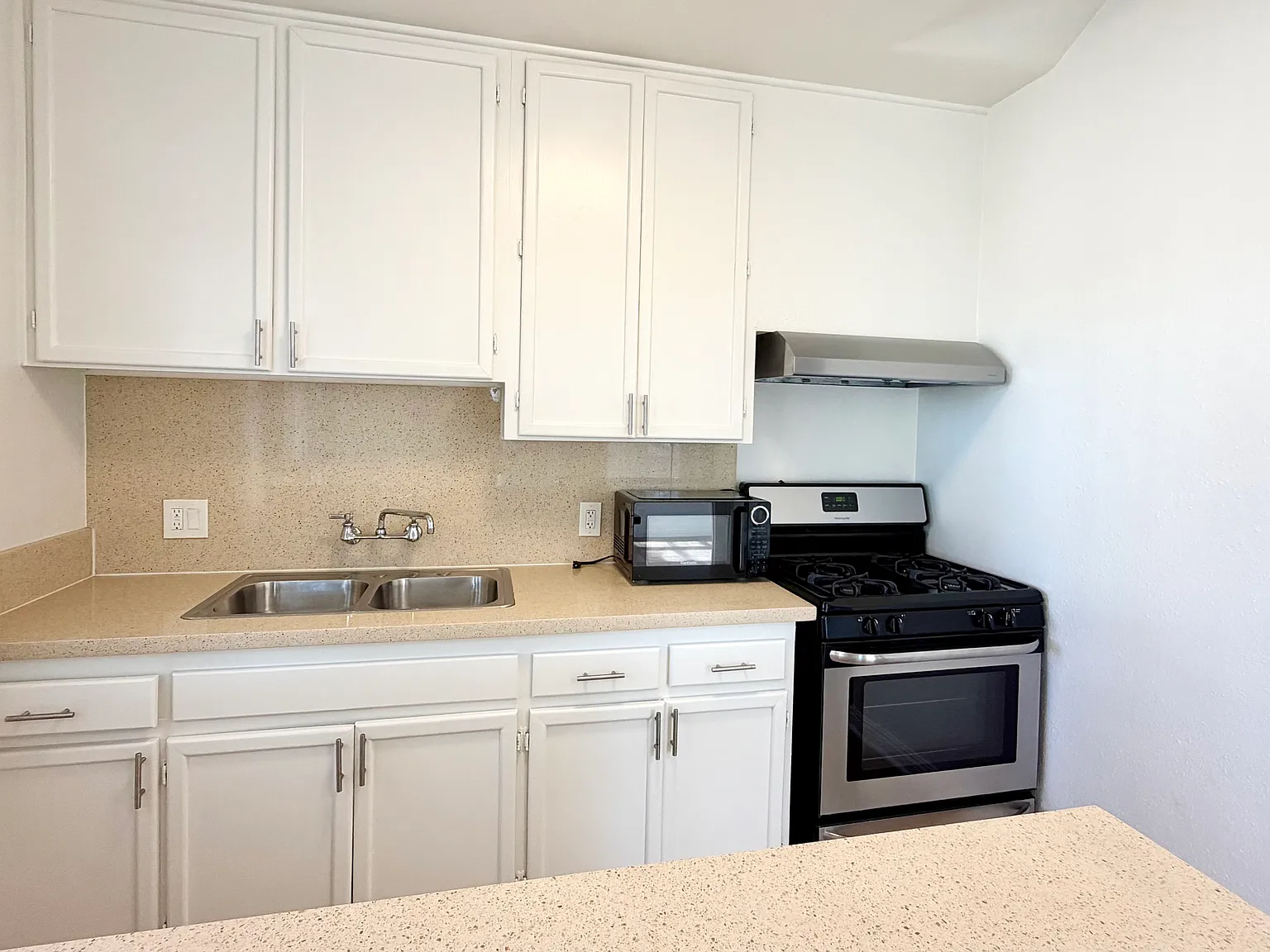 2nd Street Apartments — Photo 2