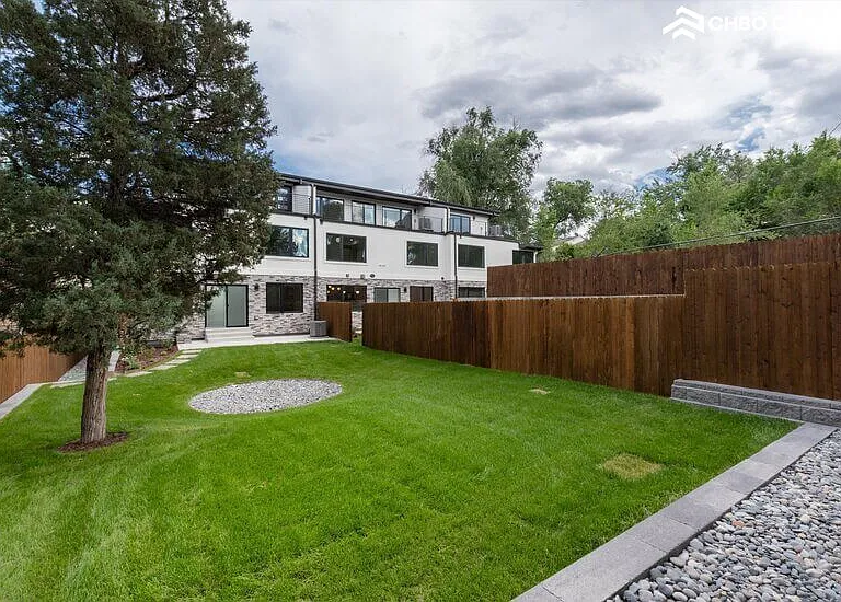 6083 S Sycamore St — Photo 47