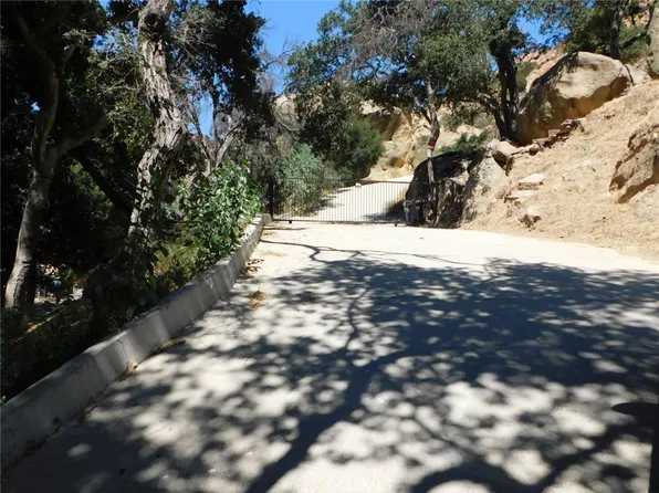 476 Box Canyon Rd #209, Canoga Park, CA 91304