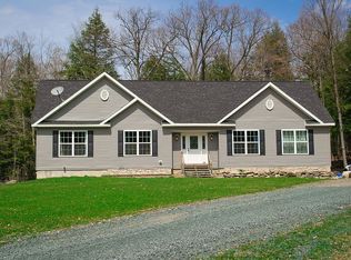 85 Tymeson Rd, Averill Park, NY 12018