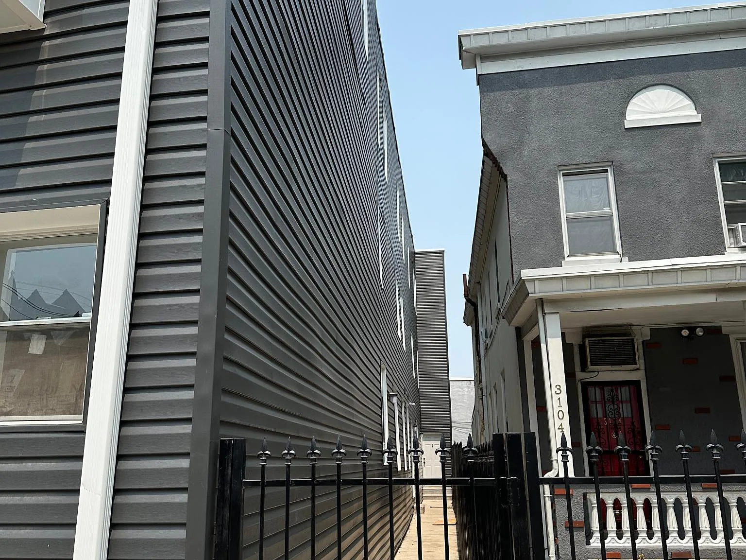 2 bed, 900 sqft, $1,800 — Photo 2