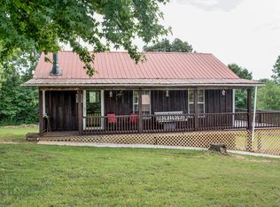 1005 Center Ln, Byrdstown, TN 38549