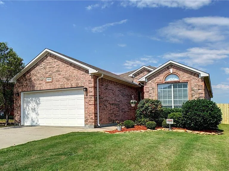 12833 Danville Dr — Photo 2