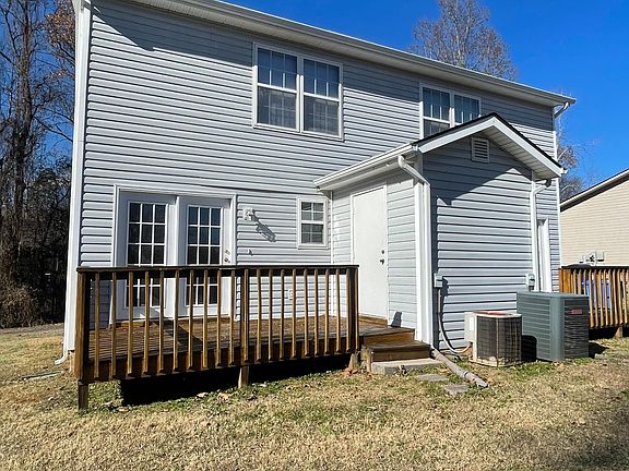 2nd image of 106 Myrtle Ln #106