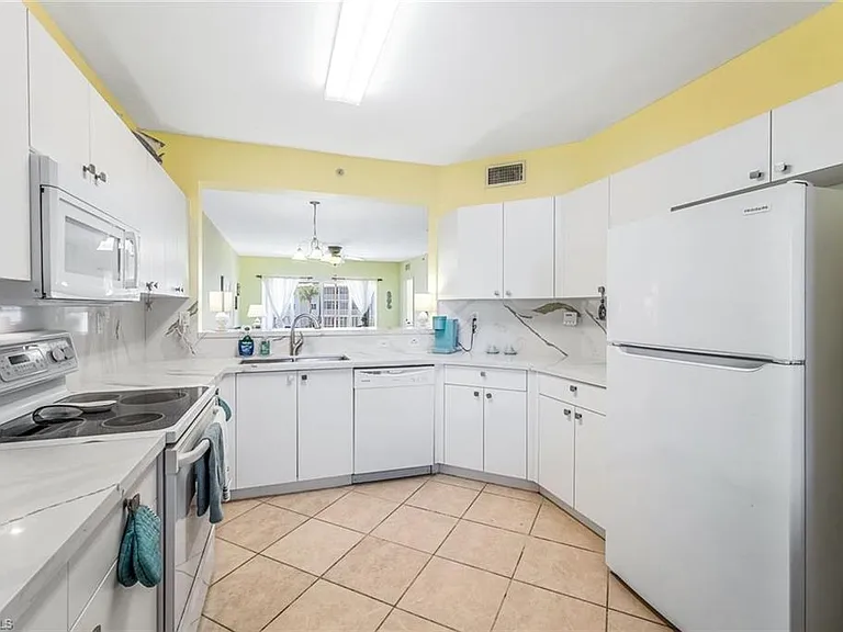 7822 Great Heron Way #206 — Photo 5